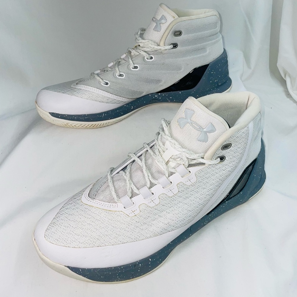 Under Armour Men's White and Gray Basketball Shoes